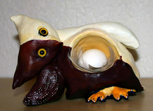 Uil van klei, beschilderd